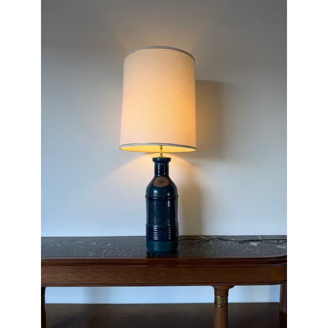 1960s 1960s Mid-Century Modern Bitossi Style Blue Glazed Ceramic Table Lamp For Sale - Image 5 of 14