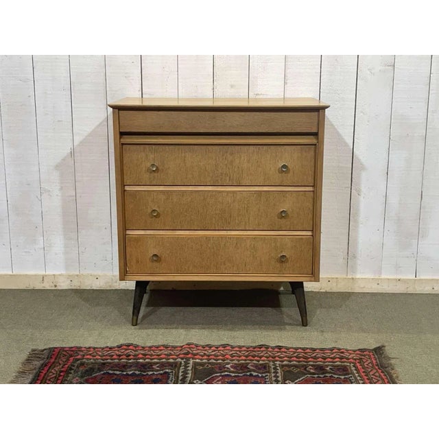 English Chest of Drawers in Oak with Compass Feet, 1970s For Sale - Image 5 of 16