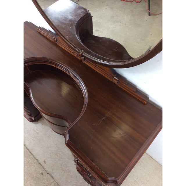 Art Deco Vanity With 8 Dovetailed Drawers and Round Mounted Mirror For Sale - Image 4 of 18