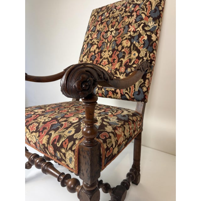 17th Century Carved Walnut Armchair, Lombardy, 1600 For Sale - Image 6 of 18