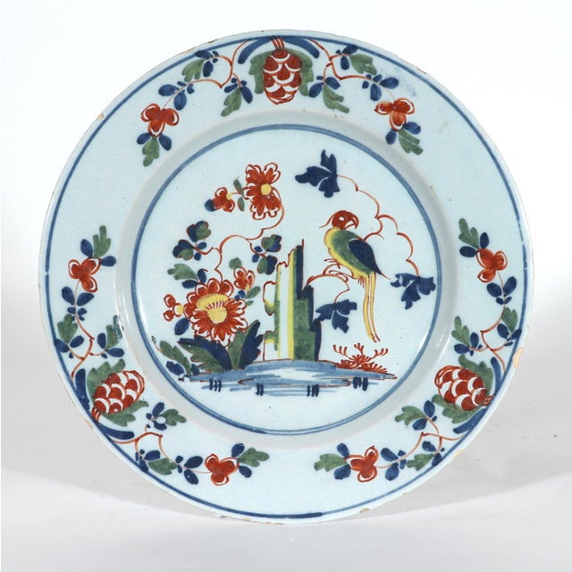 Mid 18th Century Lambeth London Delftware Polychrome Chinoiserie Plates Decorated With Parrots For Sale - Image 5 of 7