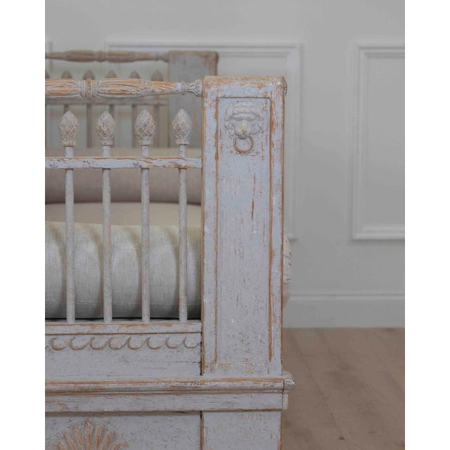 Swedish 19th Century Gustavian Painted Daybed For Sale - Image 9 of 10