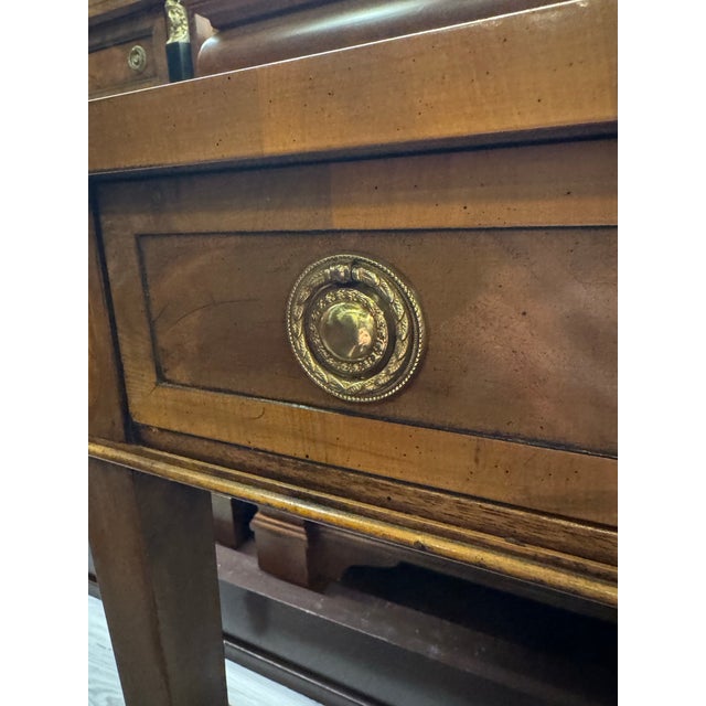 Traditional 1920s Hekman Copley Collection Federal Style Crescent Sofa Table in Honey Finish [Rg] For Sale - Image 3 of 3