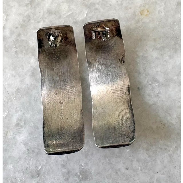 American Vintage Sterling Silver Pierced Earrings With Carved Accent, Pair For Sale - Image 3 of 4