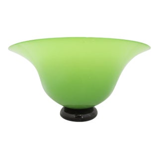 Donald Carlson Apple Green Large Studio Art Glass Fluted Footed Bowl For Sale