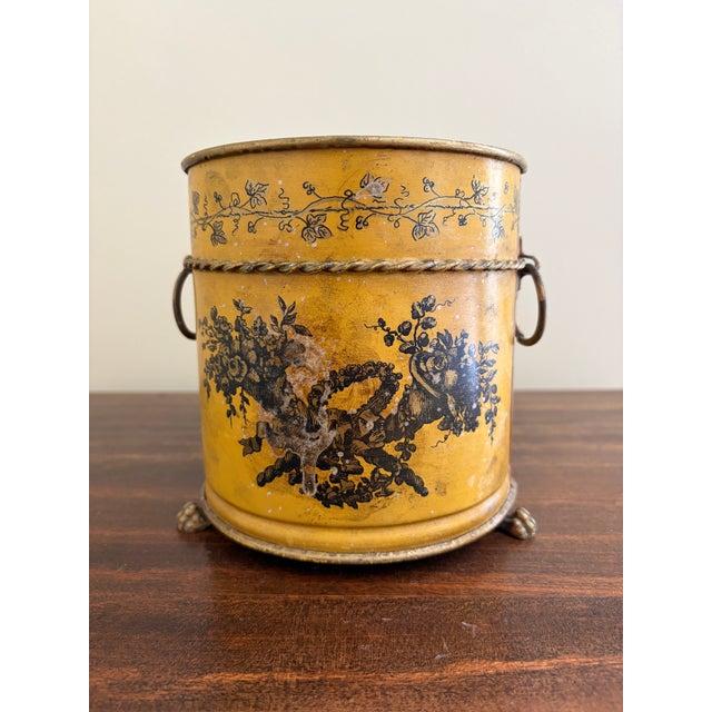 Italian Neoclassical Tole Yellow Cachepot Planter Vase With Lion Heads For Sale In South Bend - Image 6 of 9
