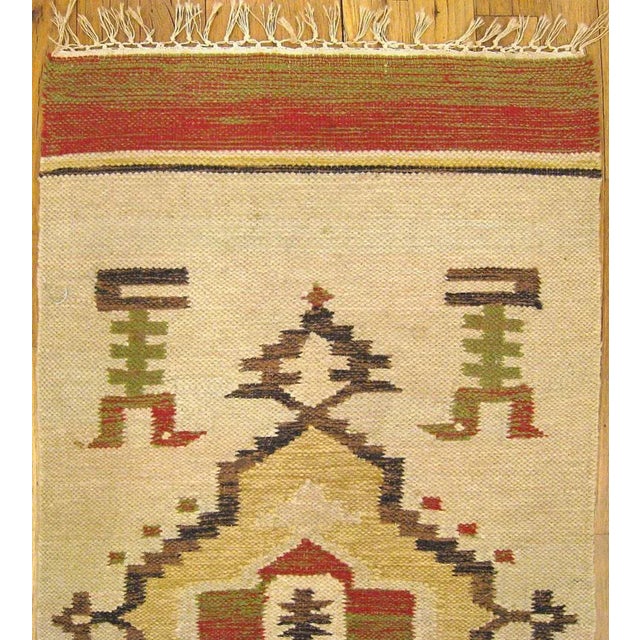 Mexican Vintage Mexican Zapotec Decorative Carpet, in Small Size w/ Stylized Bird Design For Sale - Image 3 of 4