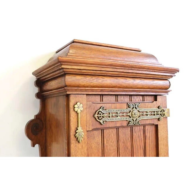 Antique Arts and Crafts European Small Wall Cabinet in Oak and Brass, 1900s For Sale - Image 3 of 16