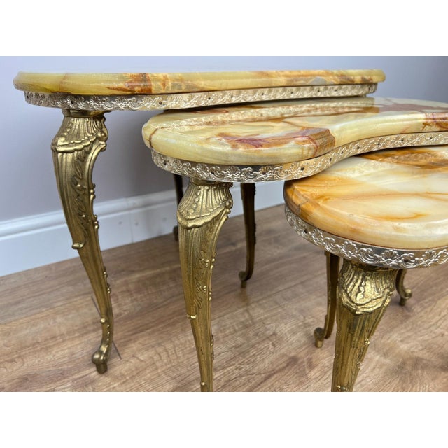 Vintage French Nested Tables in Marble, Onyx, and Brass, Set of 3 For Sale - Image 6 of 18