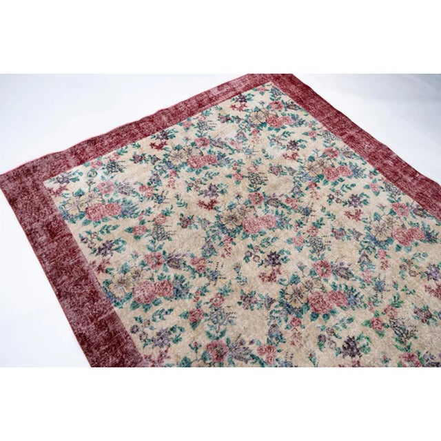 Mid-Century Vintage Turkish Rose Floral Rug in Cream & Burgundy, 6’5” X 9’7 For Sale - Image 6 of 10
