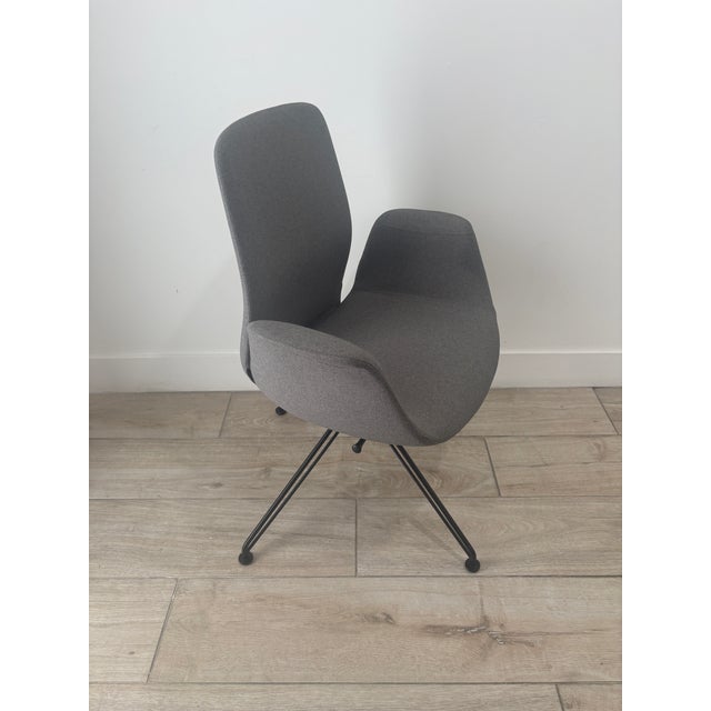 The ElliePro 20V3 is a modern swivel armchair designed to combine the comfort of a lounge chair with the ergonomics of...