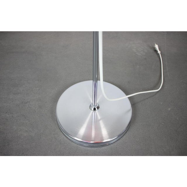 1970s Space Age Chrome Floor Lamp with Plastic Shade from Guzzini / Meblo, Italy, 1970s For Sale - Image 5 of 13