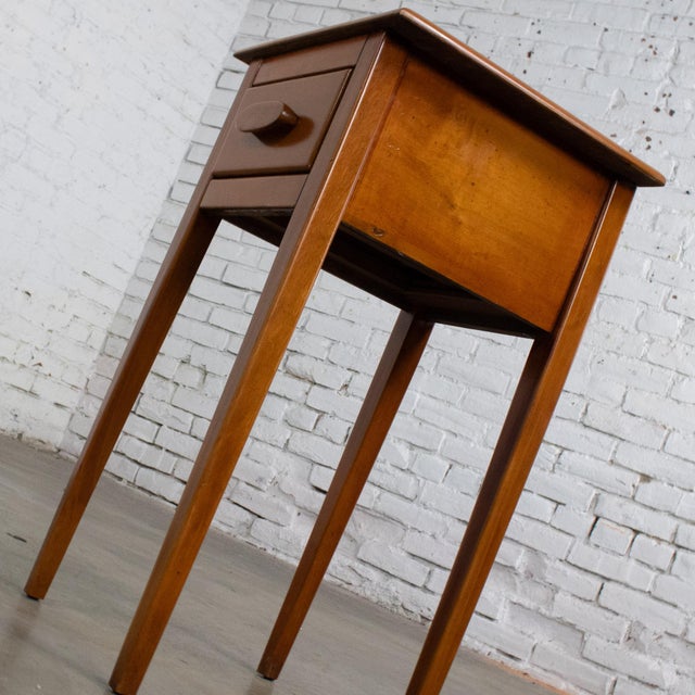 1930s to 1950s Transitional Solid Maple Nightstand or End Table With Hand Carved Pulls For Sale - Image 9 of 18