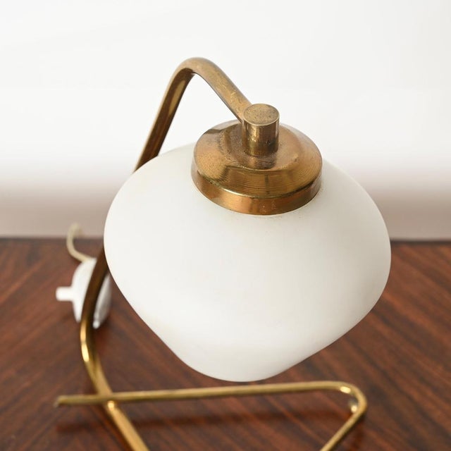 Italian Brass and Opaline Glass Table Lamps from Stilnovo, Italy, 1950s, Set of 2 For Sale - Image 11 of 17