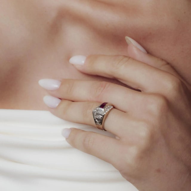 Mid Century Ruby Diamond 18k White Gold Ring, Size 5 For Sale - Image 4 of 7