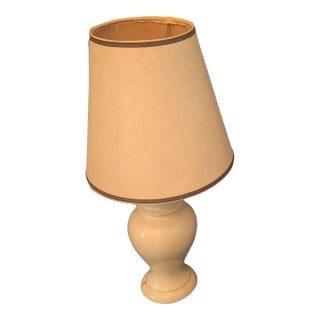 Vintage Cream Ceramic Table Lamp For Sale