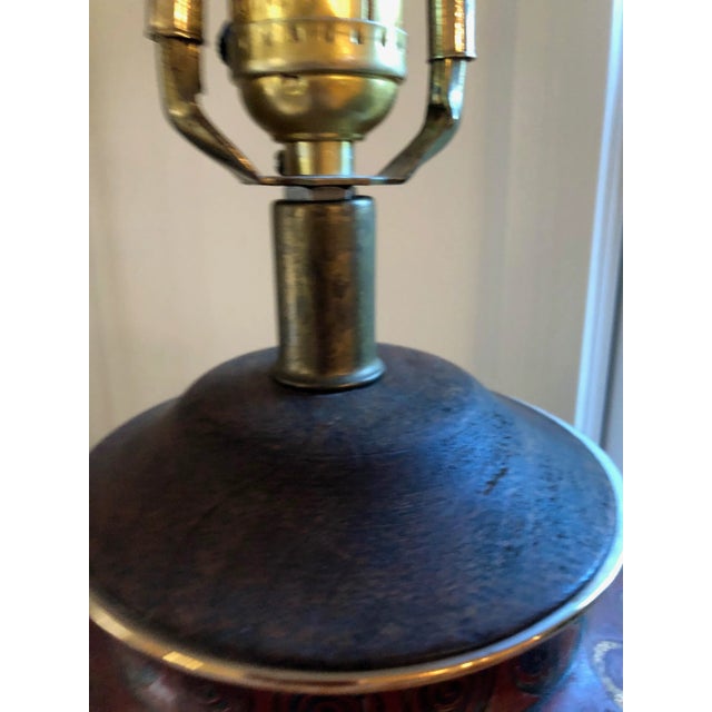 1960s 1960s Peacock Garden Hand Painted Chinese Ginger Jar Table Lamp With Silk Shade For Sale - Image 5 of 11