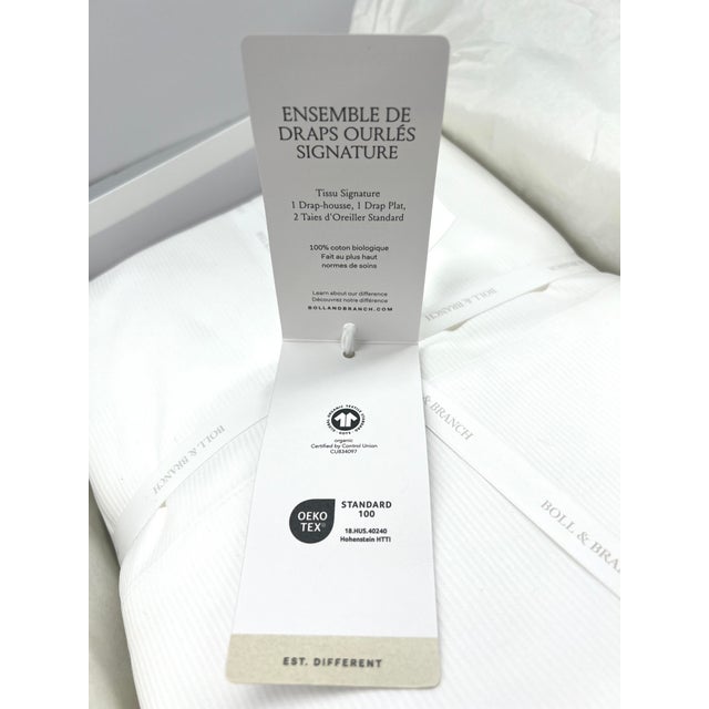 2010s Brand New Boll & Branch Signature Hemmed Sheet Set – Queen – 100% Organic Cotton For Sale - Image 5 of 9