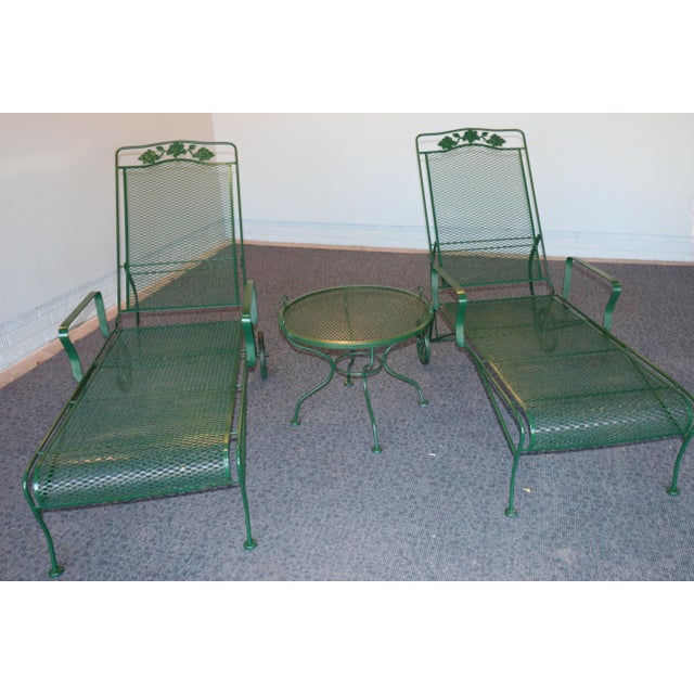Metal Mid 20th Century Attributed to Russell Woodard Wrought Iron Chaise Loungers With Removable Service Table For Sale - Image 7 of 13