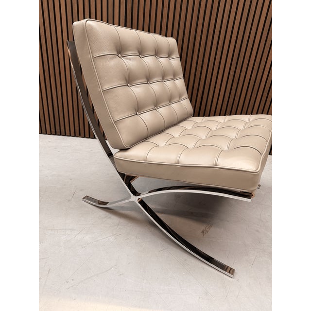 Ludwig Mies van der Rohe Barcelona Chair in Light Grey Volo Leather by Ludwig Mies van der Rohe for Knoll Inc. / Knoll International, 2010s For Sale - Image 4 of 6
