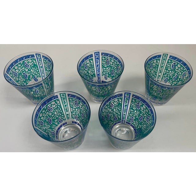 Mid 20th Century Vintage Georges Briard Gilt Green & Blue Paisley Glasses - Set of 5 For Sale - Image 5 of 8