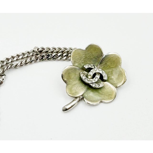 2000 - 2009 Chanel Vintage Silver CC Mint Clover Pendant Necklace For Sale - Image 5 of 6