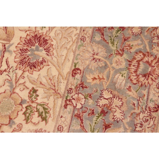 Floral 1990's Pak-Persian Ivory/Grey Wool Rug - 6'1'' X 9'6'' For Sale - Image 4 of 9