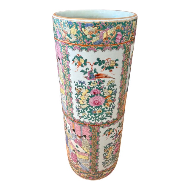 Very Large Chinese Porcelain Rose Medallion Umbrella Stand For Sale