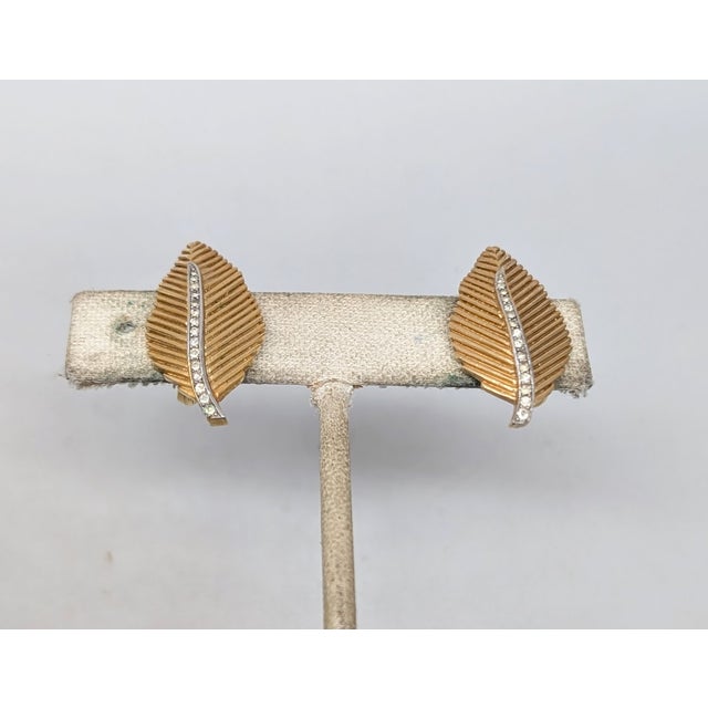 Vintage 1960s Signed Crown Trifari Goldtone Clear Rhinestone Leaf Clip Earrings-2 Pieces For Sale - Image 9 of 12