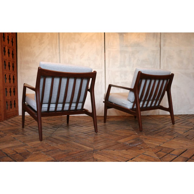 Pair of Ib Kofod-Larsen Danish Modern Sculptural Lounge Chairs — Denmark, 1950s For Sale - Image 9 of 18