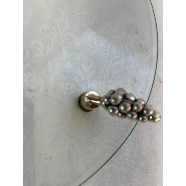 Mid 20th Century Vintage Three Toed Silver Plated Footed Cake Stand With Cake Server For Sale - Image 5 of 7