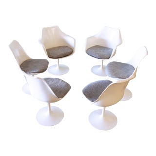 Early Tulip Chairs by Eero Saarinen for Knoll Tulip Chair Set of 6 1960s For Sale