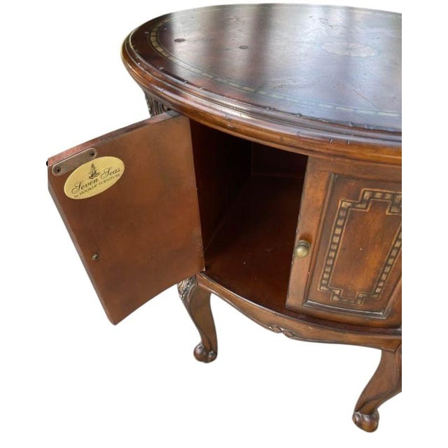 1940s 1940s Seven Seas Collection by Hooker Furniture – Oval Drum Accent Table For Sale - Image 5 of 6
