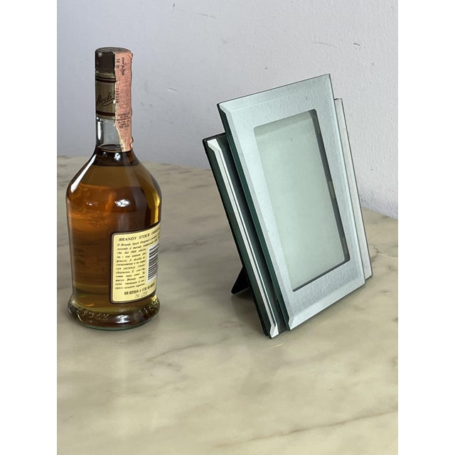 Art Deco mirrored glass photo holder from the 1940s Intact and in good condition, measuring 23 cm high x 24 cm wide. The...