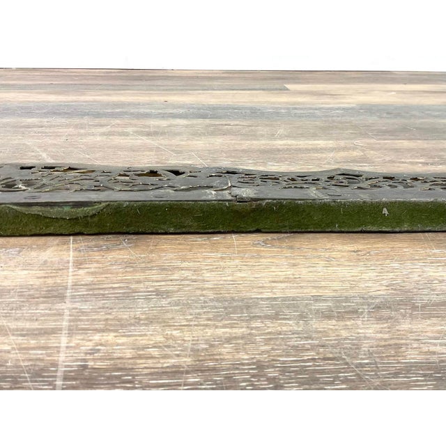 Late 19th Century Late Victorian Brass Fireplace Fender With Pierced Dragon & Foliage Fretwork For Sale In New York - Image 6 of 14