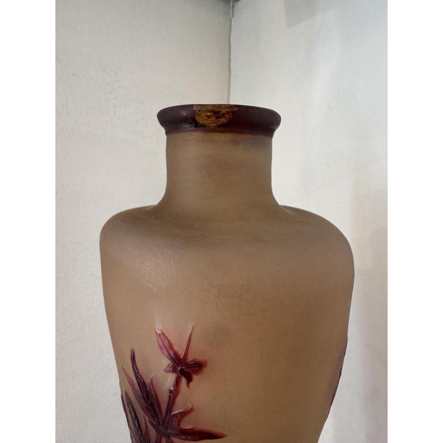 Art Nouveau Glass Lamp Base with Floral Decoration from Émile Gallé, 1890s For Sale - Image 4 of 10