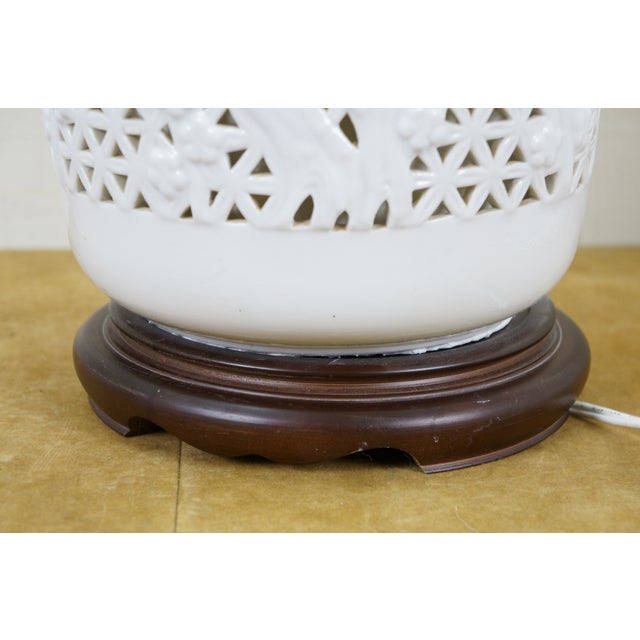 Set of 2 Vintage Kabuki Blanc De Chine Reticulated Japanese Porcelain Cherry Blossoms Lamps For Sale - Image 10 of 14