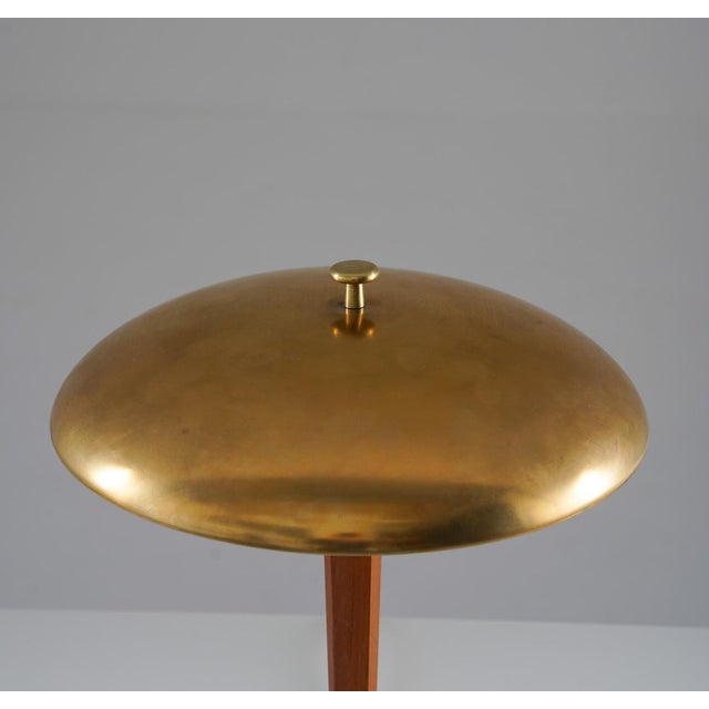 Nordiska Kompaniet Modern Swedish Brass and Oak Table Lamp attributed to Nordiska Kompaniet Nk, 1930s For Sale - Image 4 of 10