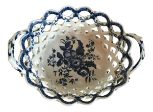 18th Century English George III Worcester Porcelain Oval Basket
