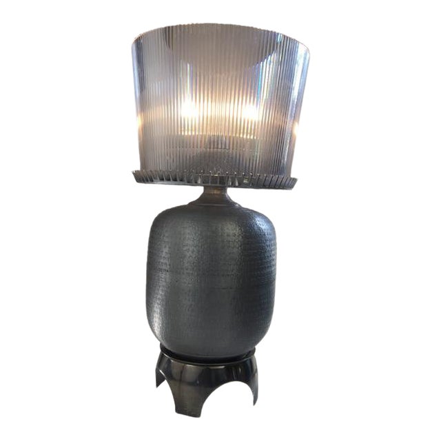 Hammered Steel Wide Body Table Lamp With Ribbed Acrylic Shade