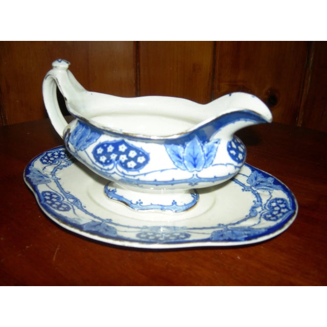 Early 19th Century English Flow Blue Platter, Serving Bowl, & Gravy Bowl With Liner - Set of 3 For Sale - Image 5 of 8