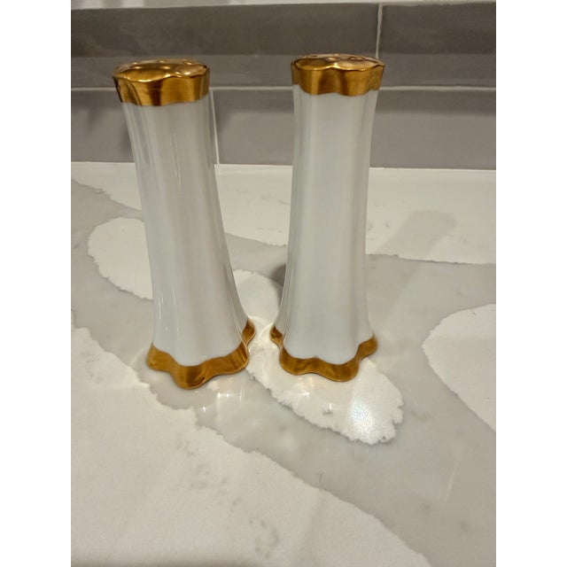 Art Deco Vintage White and Gold Salt & Pepper Shakers For Sale - Image 3 of 7