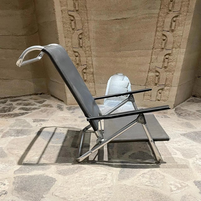 Mid-Century Modern Pair of Modern Folding Beach Lawn Chairs in Gray by Telescope Ny For Sale - Image 11 of 13