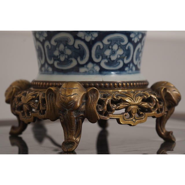 Vintage Chinese Willow Blue & White Porcelain Vase Lamp For Sale - Image 4 of 13