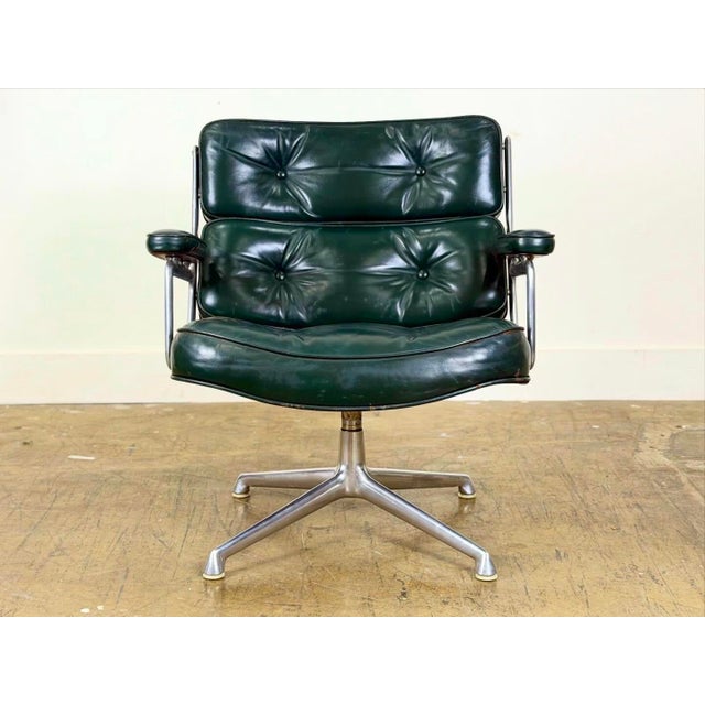 Time Life Lobby Chair by Ray and Charles Eames for Herman Miller, circa 1960. Rare 1st Gen in original British Racing...
