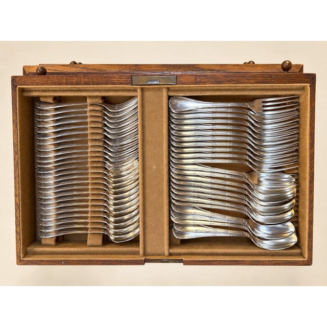 Flatware Set with Ribbons Pattern and Silver-Plated Metal Oak Box from Christofle, 1970s, Set of 133 For Sale - Image 3 of 7