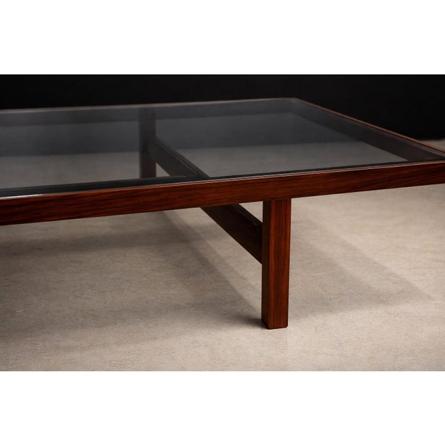 Transparent Large Coffee Table in Rosewood and Glass by Joaquim Tenreiro, Brazil, 1950s - Lot 603 For Sale - Image 8 of 14