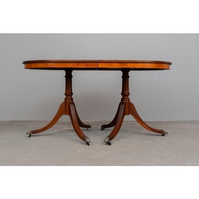 English-Style Dining Table in Yew Wood For Sale - Image 11 of 18