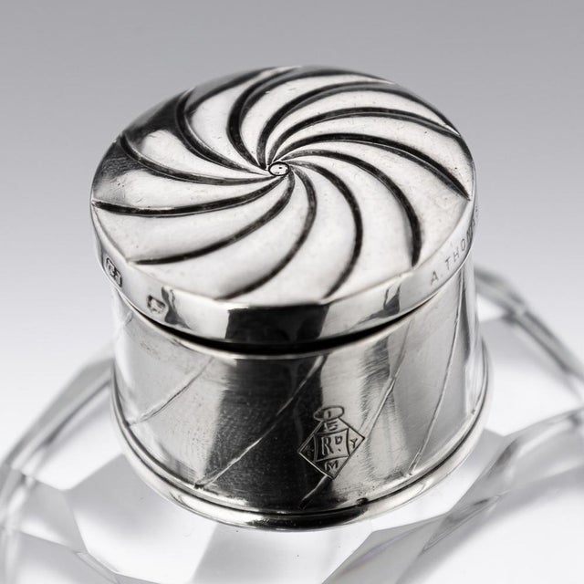 Late 19th Century Victorian Silver and Glass Traveling Flask, London, United Kingdom, 1880s For Sale - Image 5 of 10