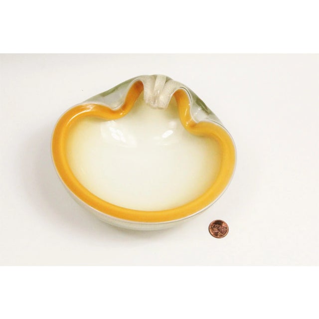1950s Vintage 50s Alfredo Barbini Murano Glass Gold Flake Clam Shell Bowl or Ashtray For Sale - Image 5 of 7